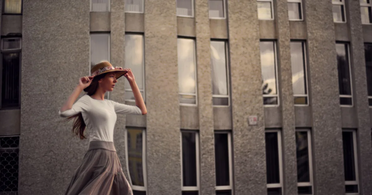 Summer's Quiet Charm: Embracing Effortless Elegance